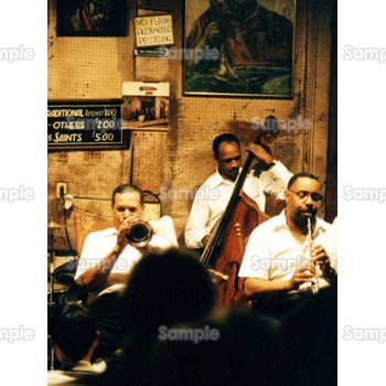 ジャズを演奏する男たち