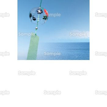 海と風鈴のハガキ背景-タテ