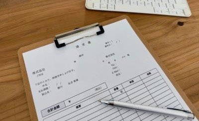 請求書に源泉徴収税額は記載すべき?計算方法や書き方について徹底解説!