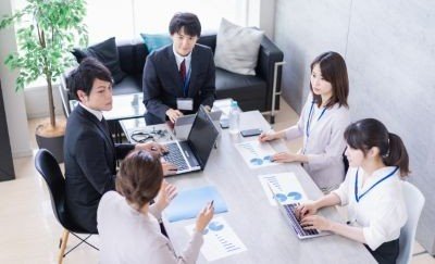 社内コミュニケーションを活性化させる取り組みや成功事例を紹介